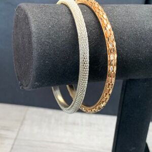 Set of 2 Textured Bangle Bracelets Silver and Gold Tone Mesh Diamond Cut 8 Inch